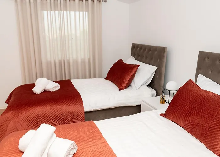 Luxury Lakeview Apartment In Pogradec
