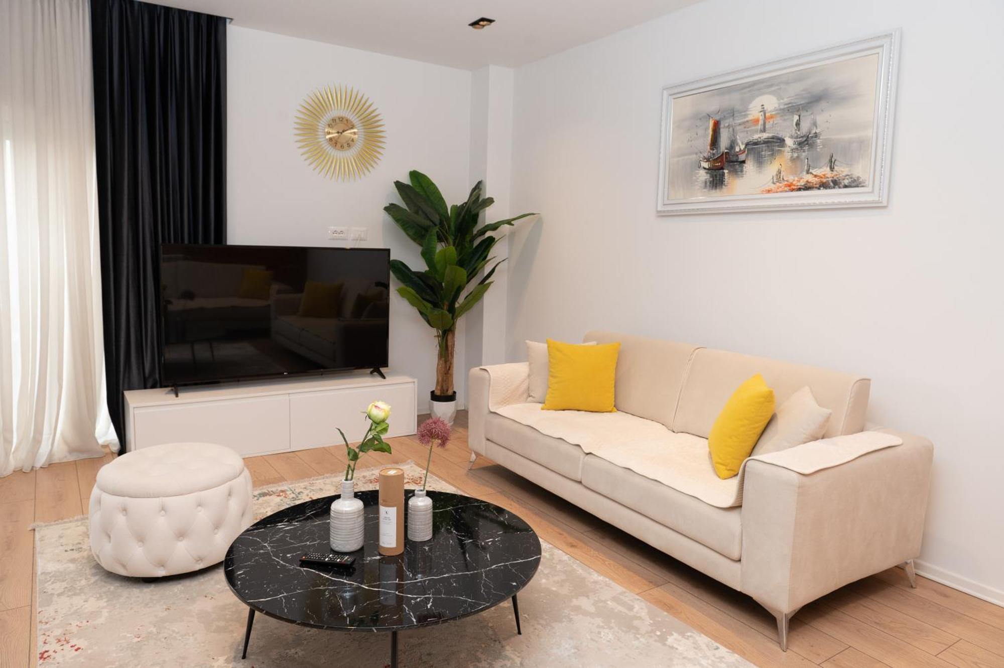 Apartment Luxury Lakeview In Pogradec