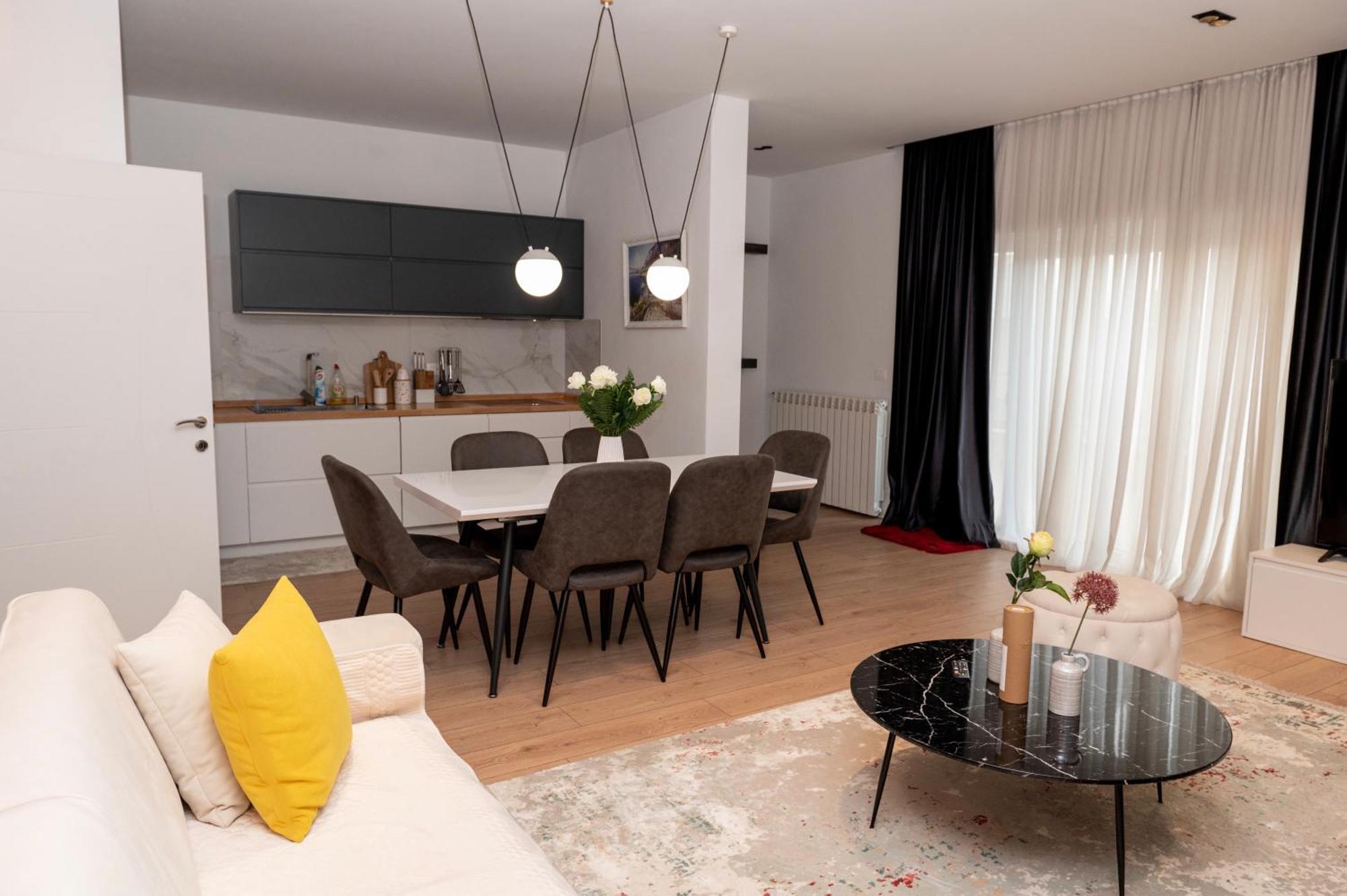 Luxury Lakeview In Appartement Pogradec