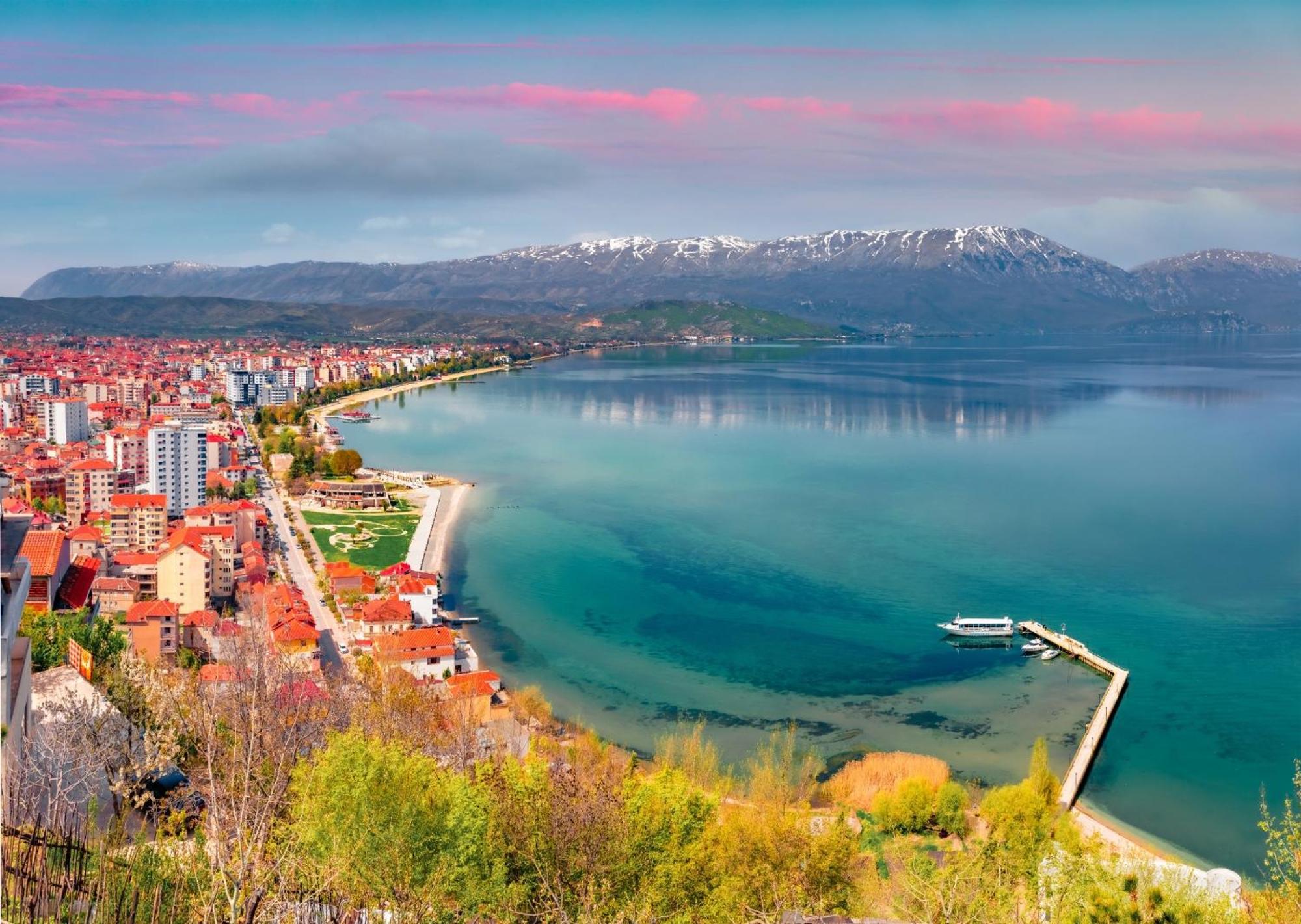 Luxury Lakeview In *